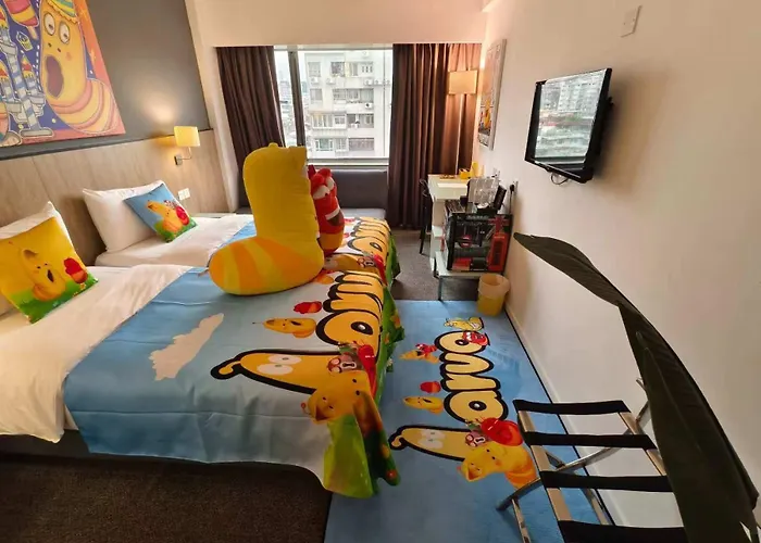 Hotel S