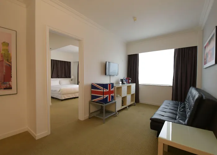 Hotel S