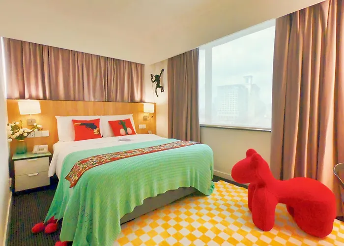 Hotel S